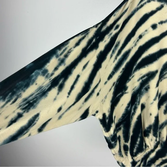 Young Fabulous & Broke Juliette Tye Dye Blue Safari Oversize Sweatshirt Size XS - Picture 3 of 8